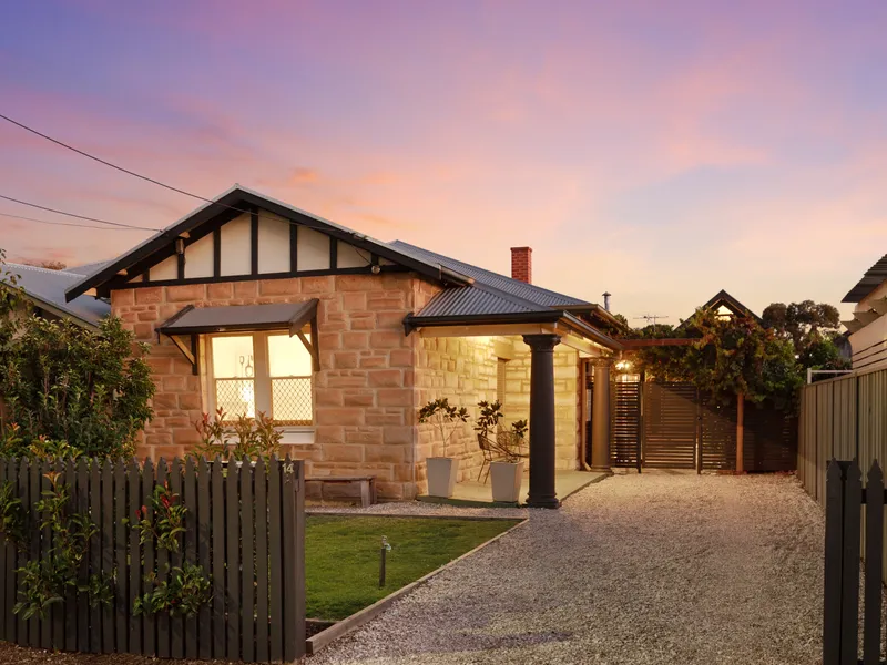 STONE FRONTED CHARACTER MAISONETTE WITH SELF CONTAINED STUDIO!!