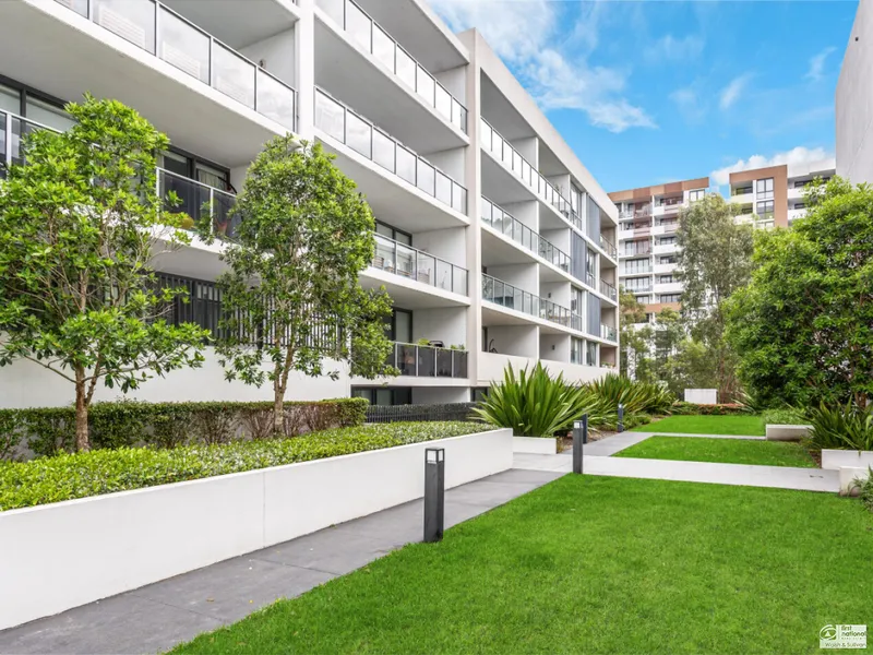CONTEMPORARY APARTMENT MEETS ULTIMATE CONVENIENCE