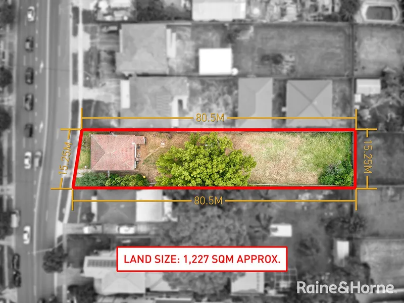 A RARE AND DESIRABLE OFFERING ON 1,227SQM 