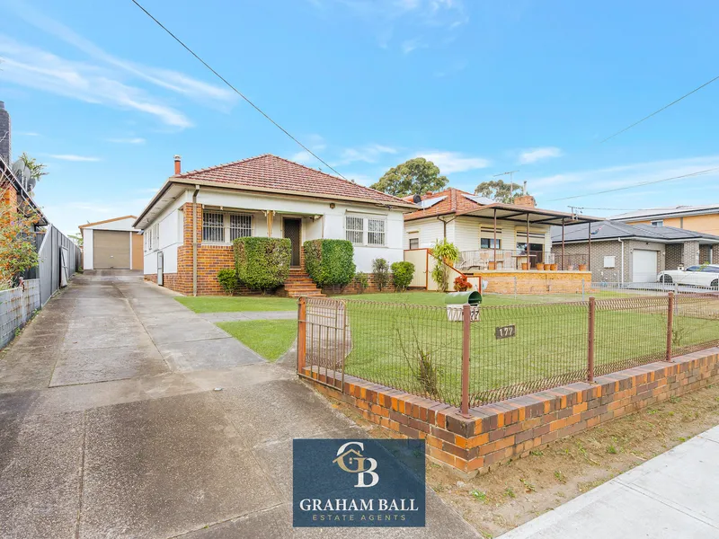 734 m2 elevated clear block