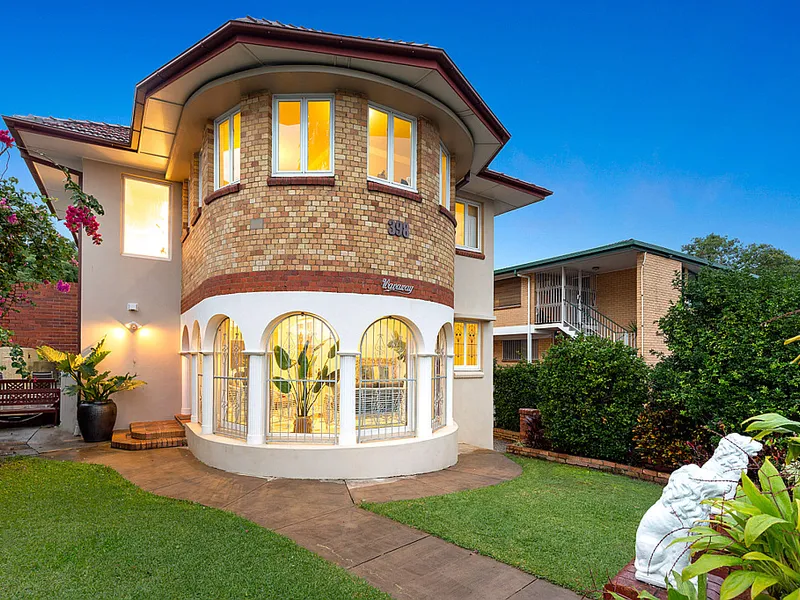 Art-Deco meets Modern Design - Prestigious Riverside Residence