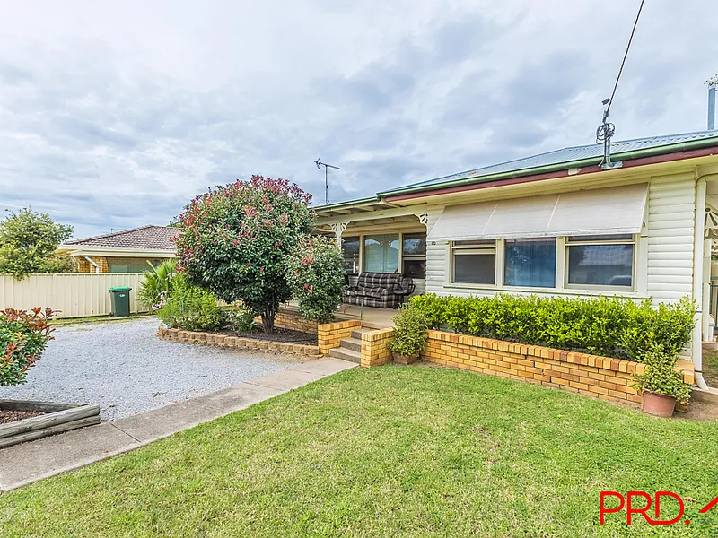 Weatherboard Charmer In Great Location