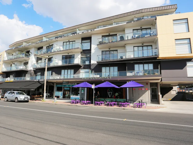 GREAT LOCATION/SENSATIONAL SPACE