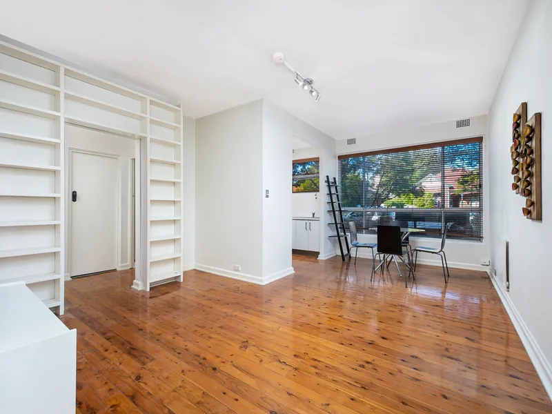 Two bedroom apartment in Dulwich Hill