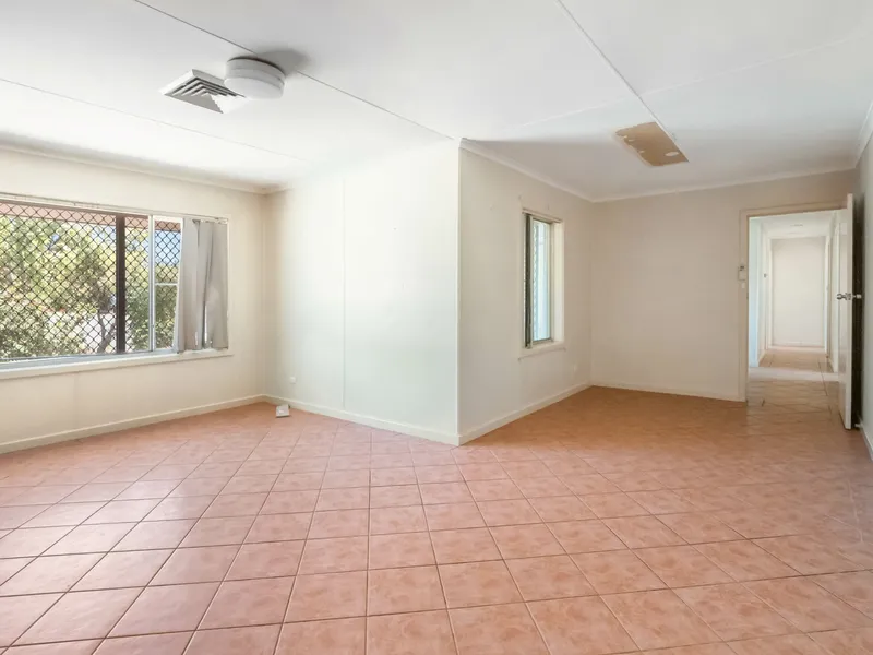 Large fenced yard pet friendly