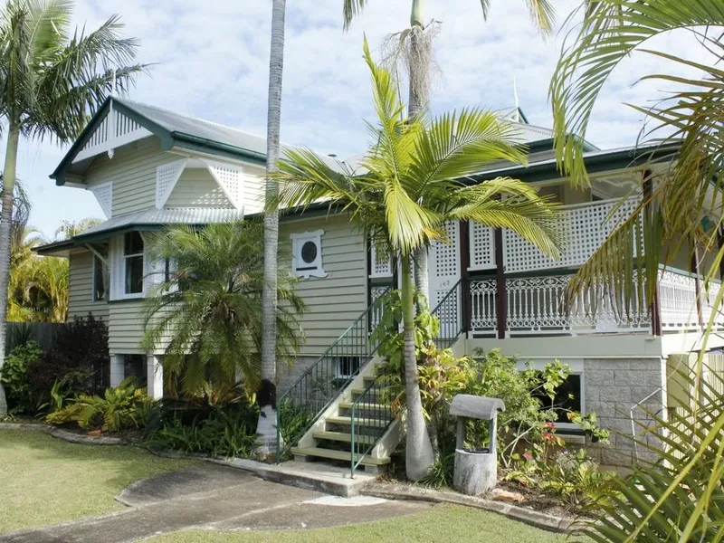 BEAUTIFUL QUEENSLANDER, CLOSE TO TOWN.