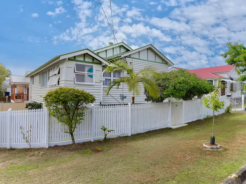 RENOVATED CHARACTER HOME IN QUIET STREET, BSSSC CATCHMENT