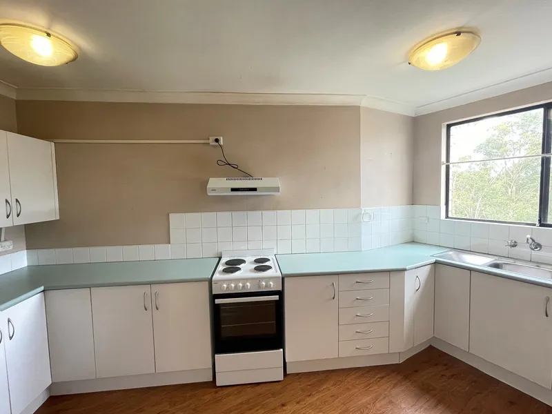 Tranquil and Leafy Surroudings