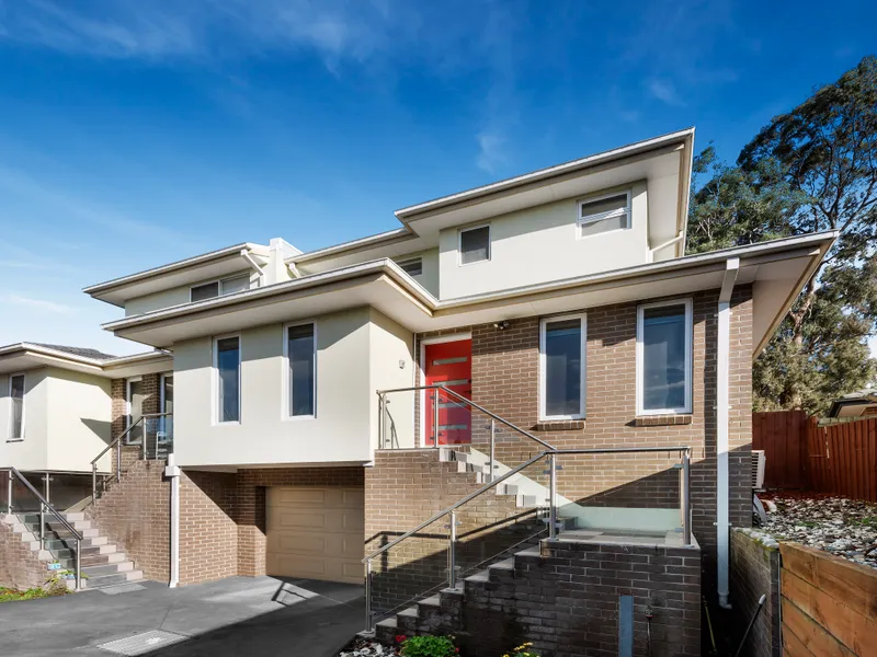 Modern Townhouse Living!