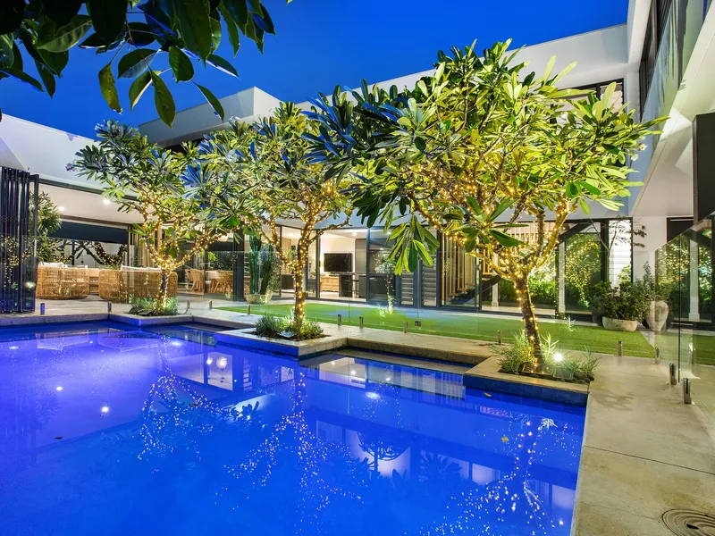 Exquisite Isle of Sorrento Elegance 