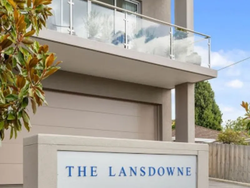 FULLY FURNISHED EXECUTIVE APARTMENT CLOSE TO CITY