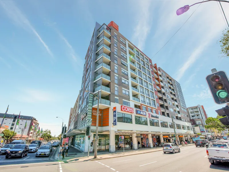 Oversized 3-bedroom apartment