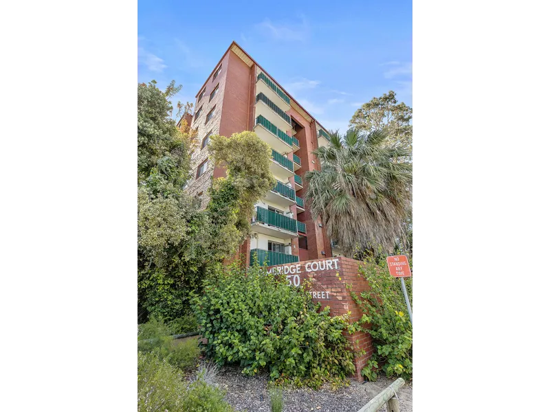 City Living Meets Suburban Lifestyle!