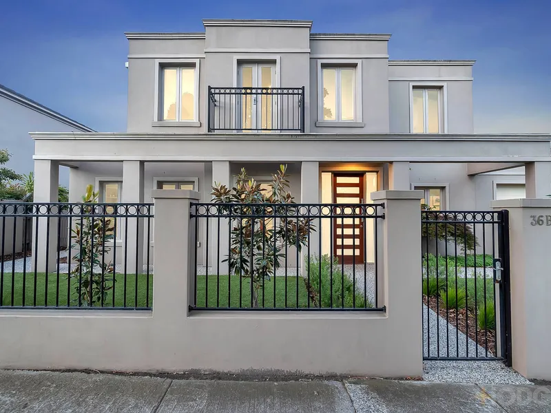 RELISH A BEACHSIDE LIFESTYLE