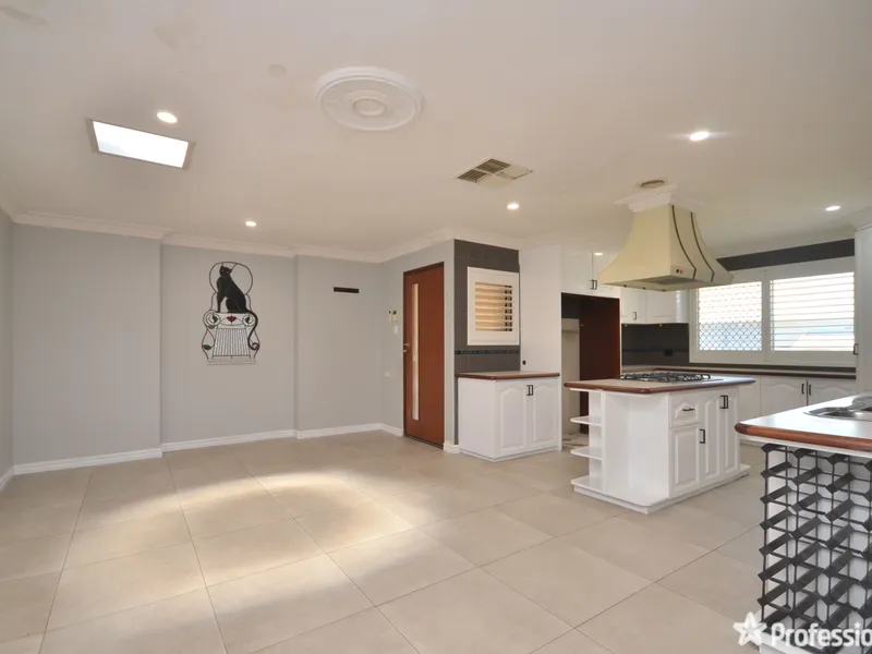 Renovated House With A Pool