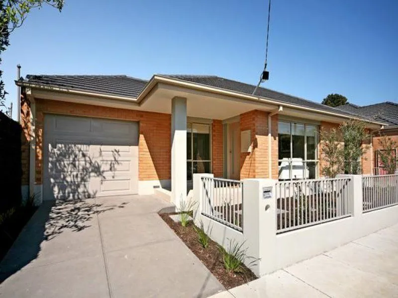 BEAUTIFULLY POSITIONED TOWNHOUSE