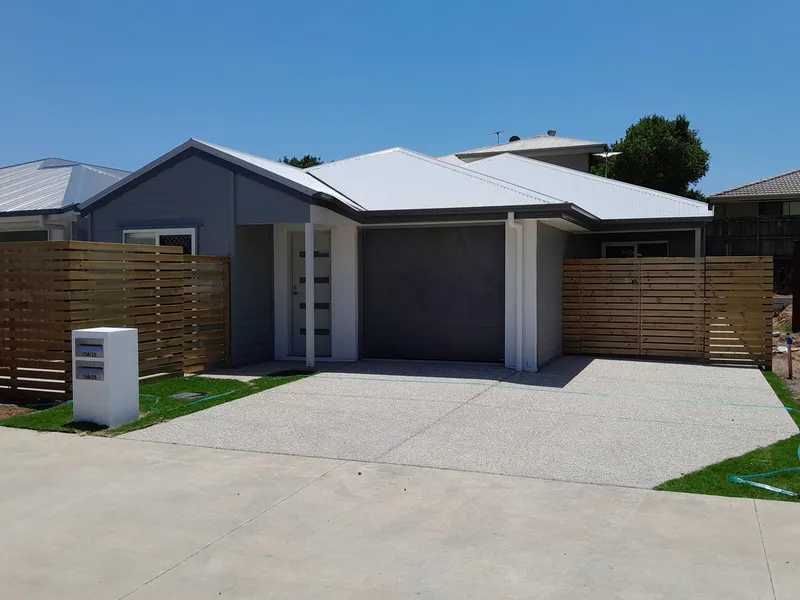 Duplex with Air Conditioning in Lounge and Main Bedroom