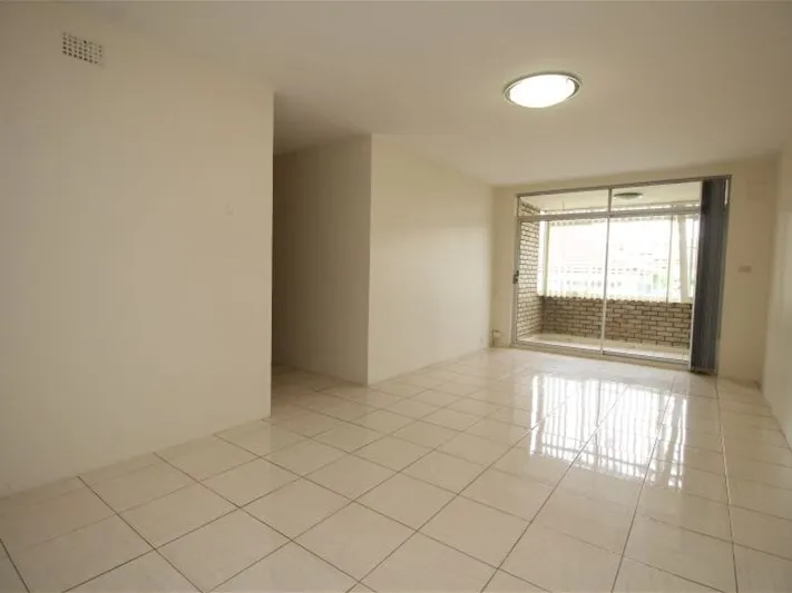 SPACIOUS TILED 2 BEDROOM UNIT