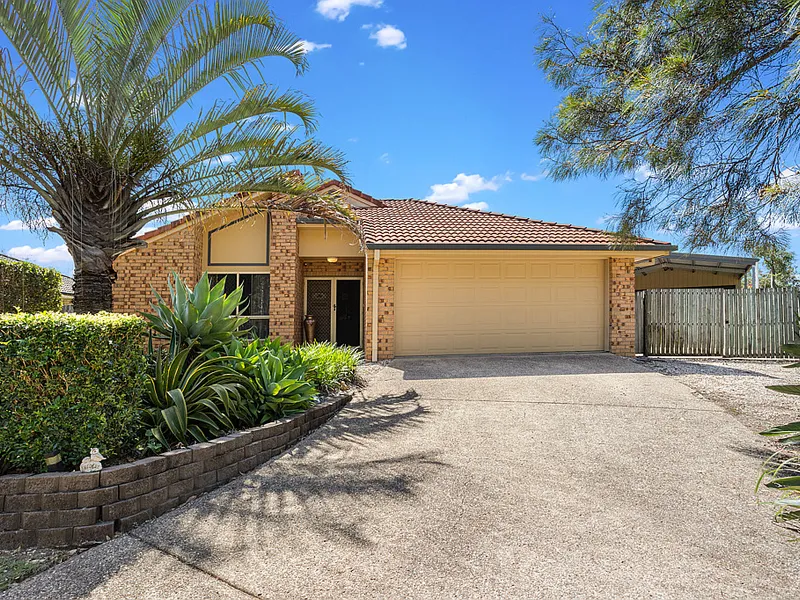 HUGE 868m2 Block with 6x7m Shed!