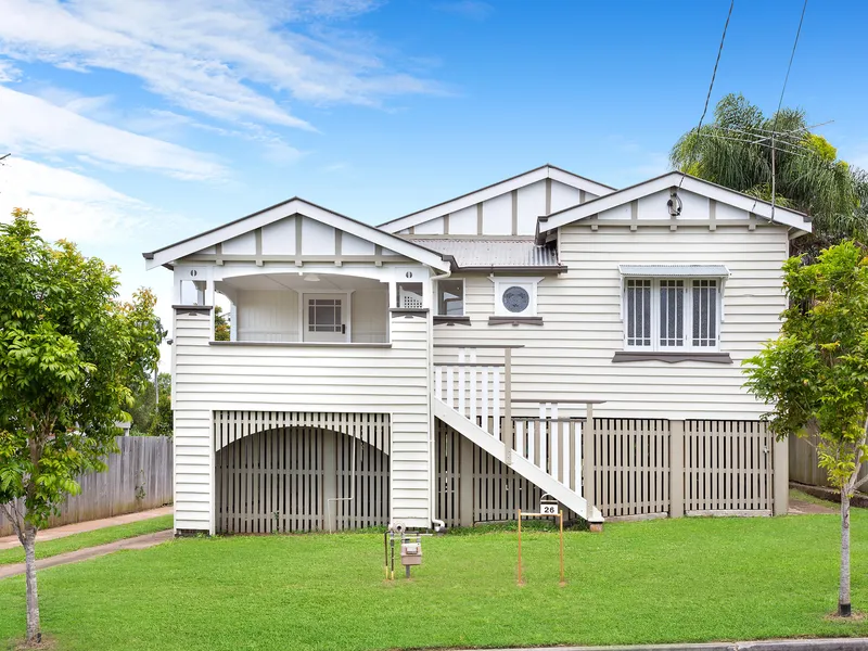 Family friendly lifestyle on enormous and level 812sqm