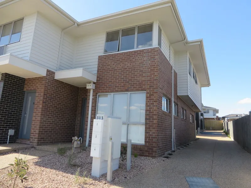 2 BEDROOM TOWNHOUSE IN MILL PARK LAKES