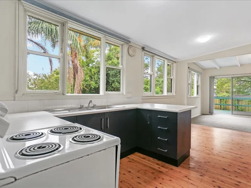 Three Bedroom Cottage With an Updated Kitchen