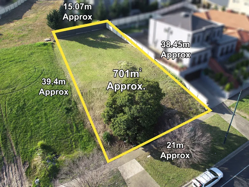 Build your dream home or develop on 701m2 vacant land