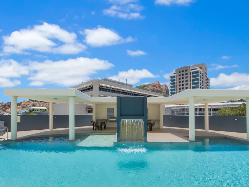 World Class Panoramic Views From The 9th Level