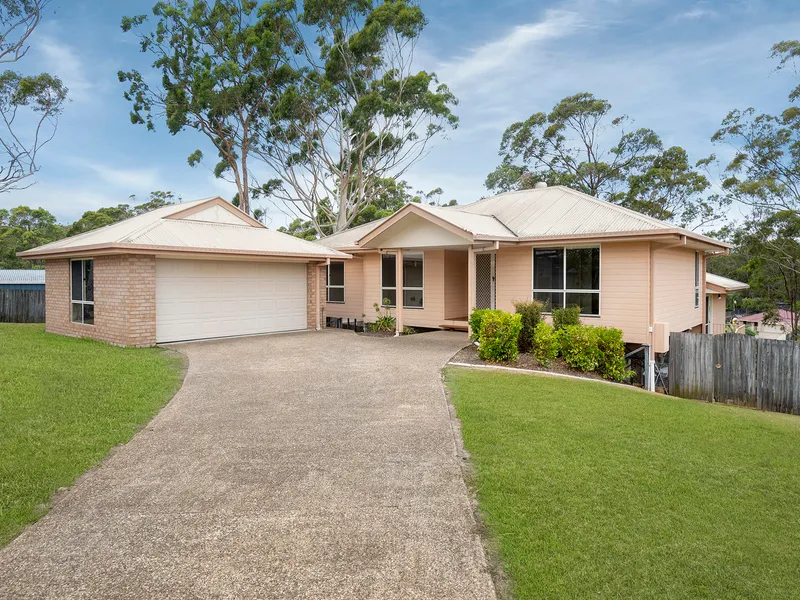 Family Home in a quiet Cul-de-sac and super sized backyard!