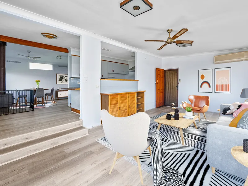 Low maintenance home, lawn care included!