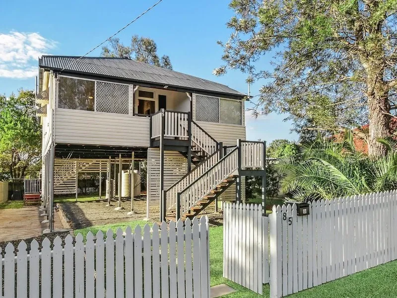 Queenslander home in a convenient location.