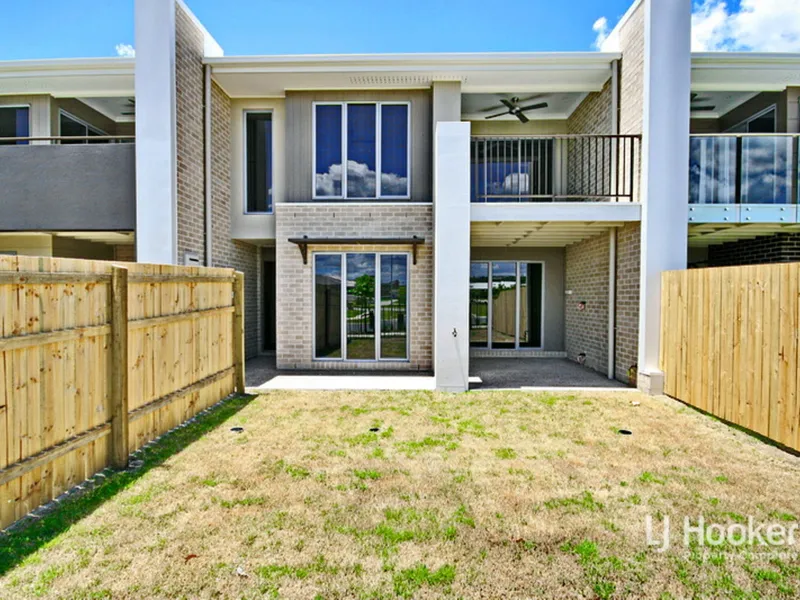 Location, Convenience & Modern Living!!