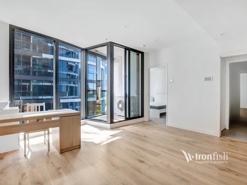 Safest Building in CBD with 24 hours concierge!