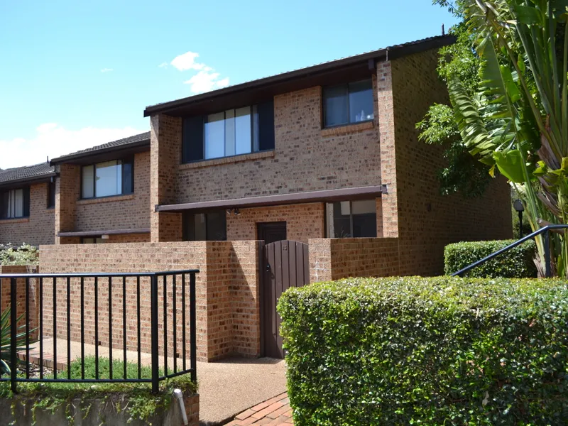 Townhouse with secure double garage