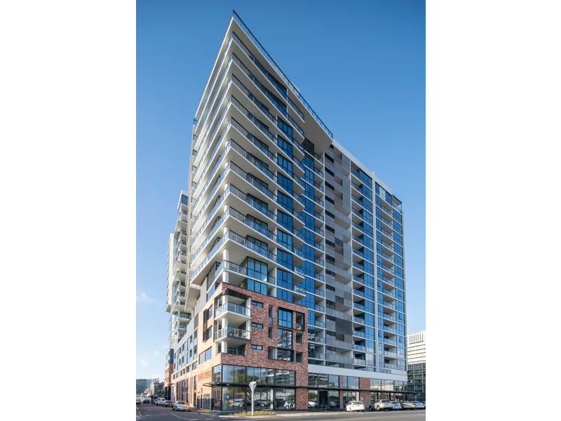 FULLY FURNISHED TWO-BED APARTMENT IN ADELAIDE CBD