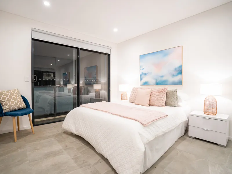 Brand New 1 Bedroom +Study Apartments Near Train Station!