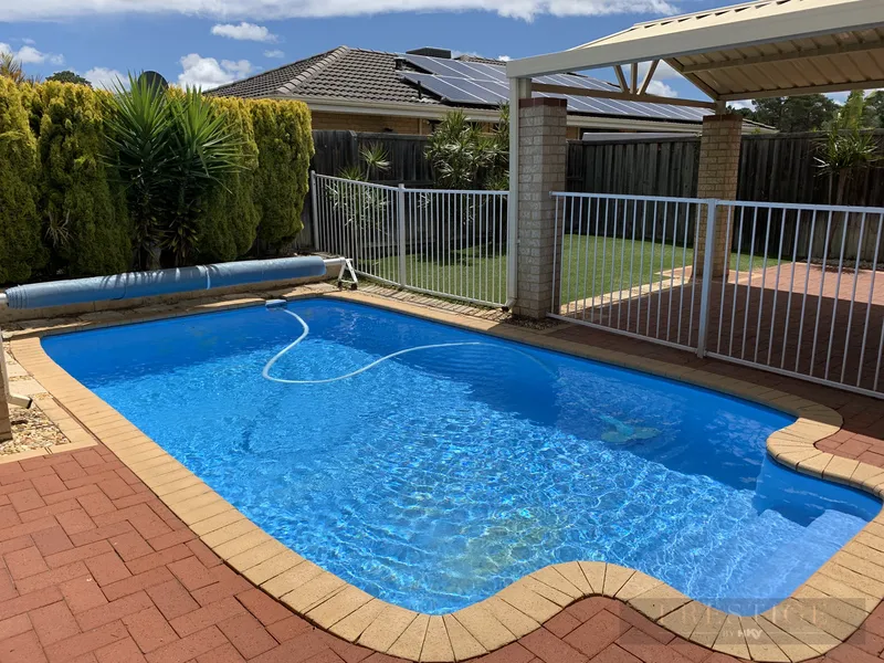 4 BEDROOMS, 3 LIVING AREAS & BELOW GROUND POOL !