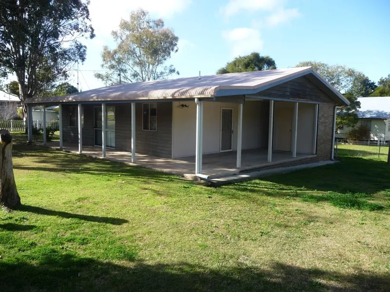 2 Bedroom Home Close To Shops