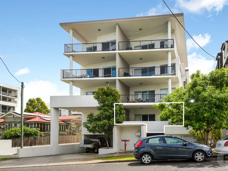 Modern Apartment in the Heart of Kedron