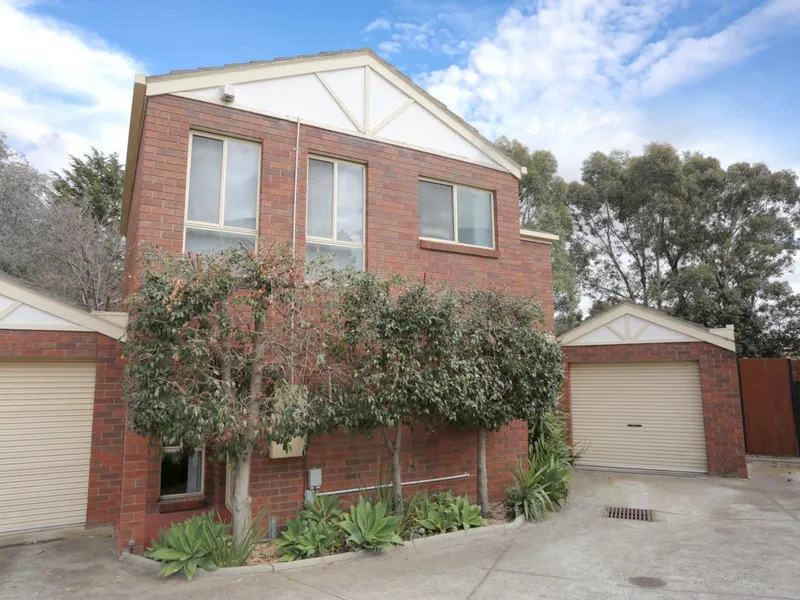 Three bedroom townhouse, sure to impress 