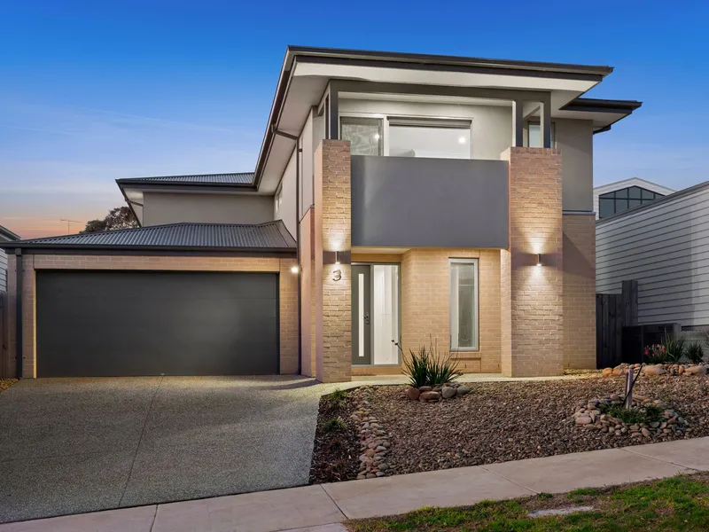 Spacious Family Home With Views!