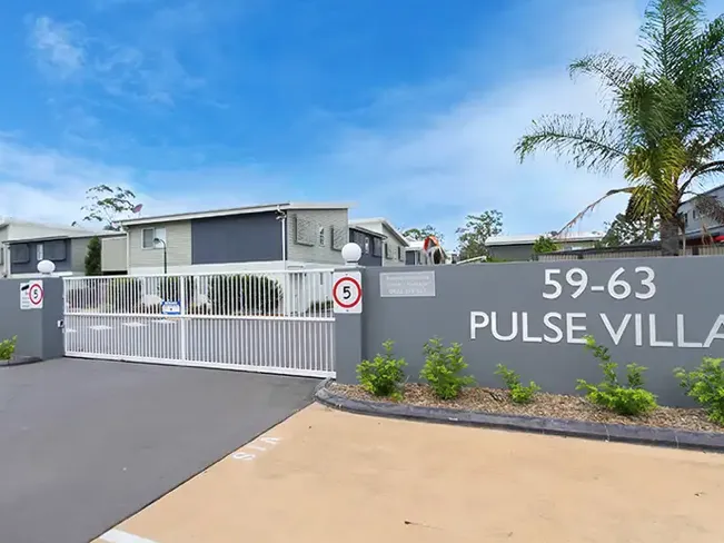 INVESTORS ALERT -  AMAZING VALUE LARGE VILLA CLOSE TO EVERYTHING