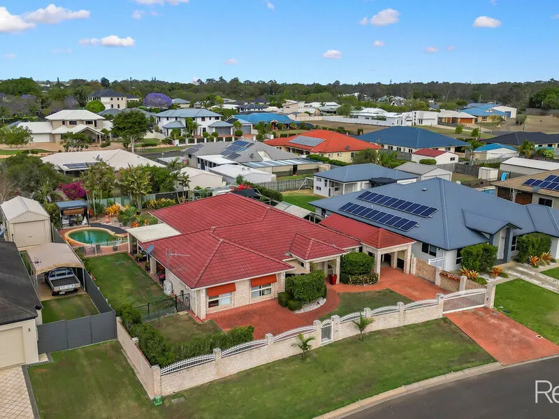 Huge Family Home In Top Estate Ready To Move Straight In!