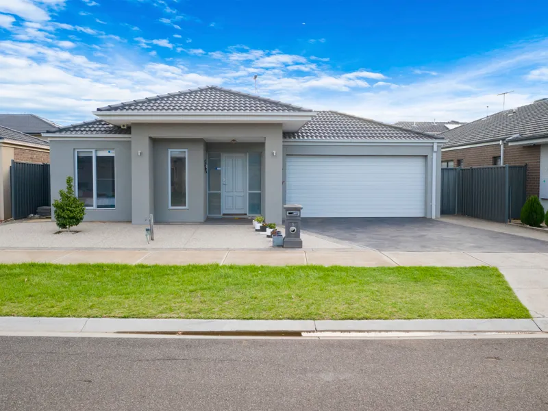 STUNNING EAST FACING FAMILY HOME IN HEARTLANDS !!