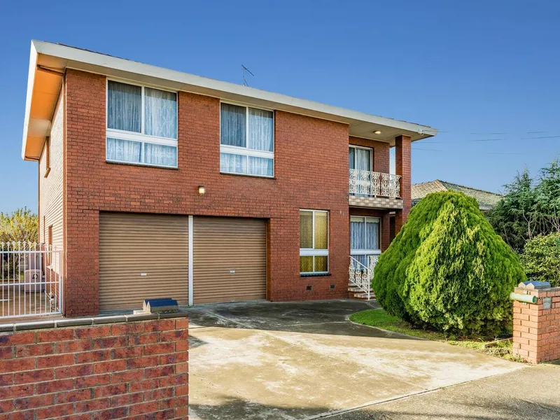 Spacious Family Home with Views to the Bay!