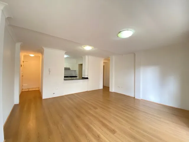 Superbly positioned modern 3 bedrooms apartment