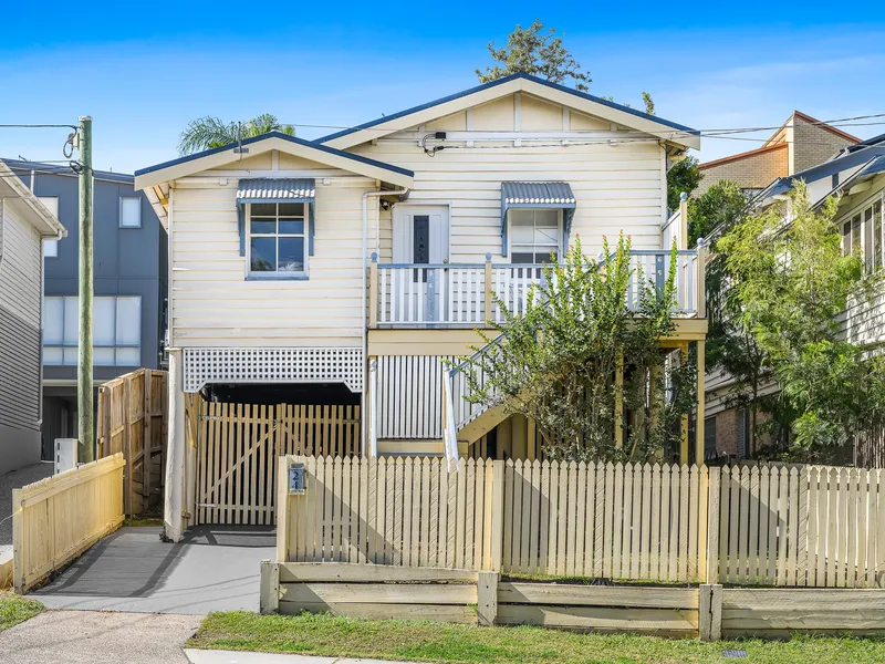 CLASSIC AFFORDABLE CAMP HILL QUEENSLANDER