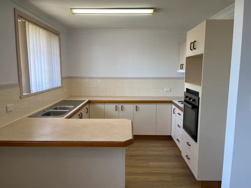 Well presented and well positioned duplex