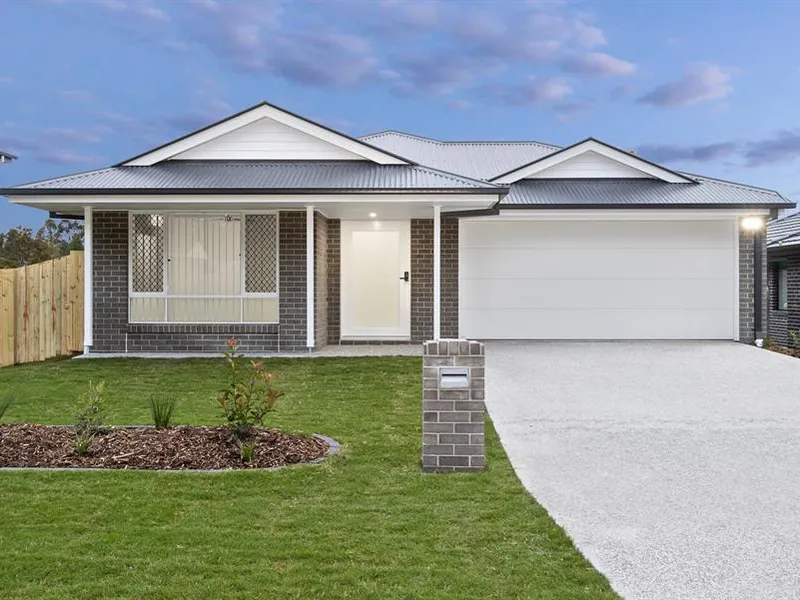 4 BEDROOM HOME IN PRIME LOCATION!