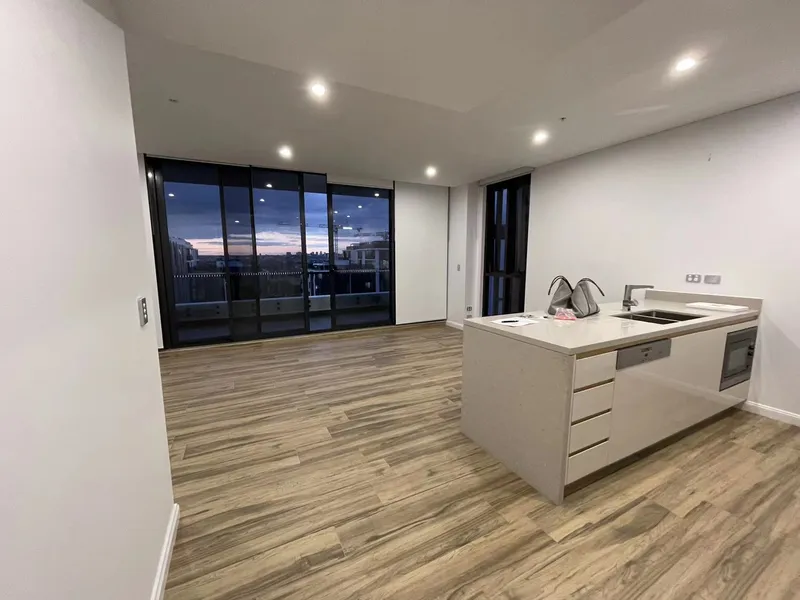 North facing 2 bedroom with city view and 2 car sapces in a Prime Location